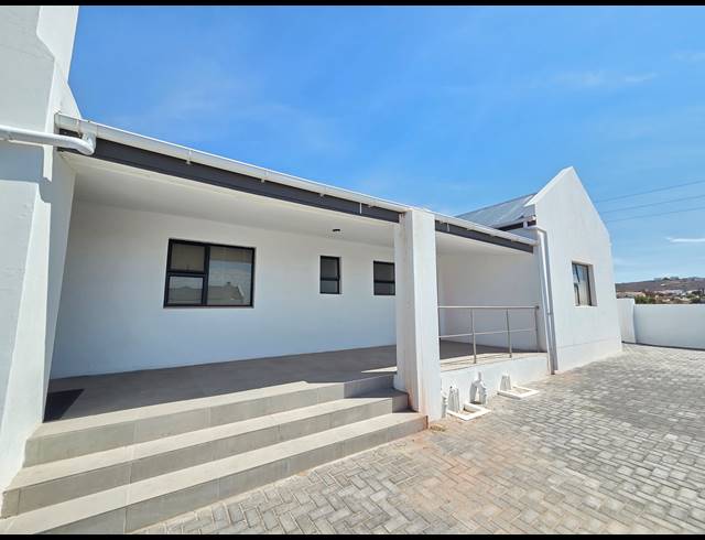 4 BEDROOM HOUSE FOR SALE IN HARBOUR LIGHTS